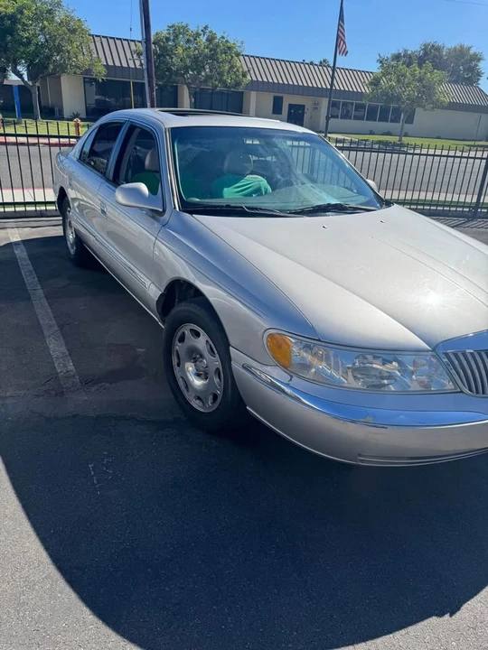2002 Lincoln Continental 9th Gen - Image 3 of 9