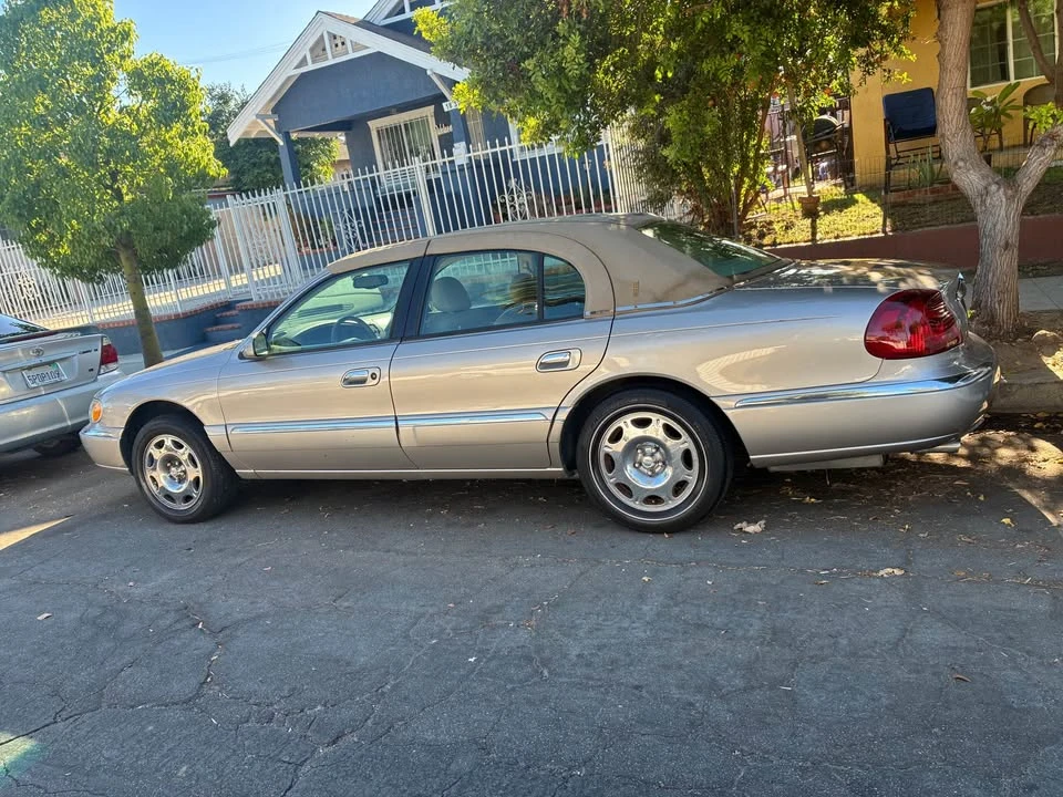 2002 Lincoln Continental 9th Gen - Image 8 of 11
