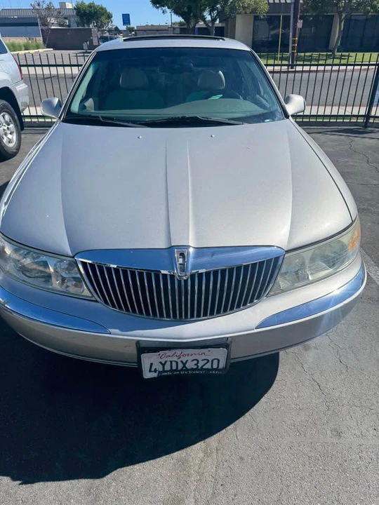 2002 Lincoln Continental 9th Gen - Image 2 of 9
