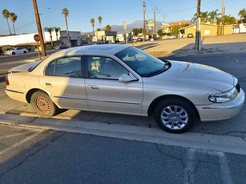 2002 Lincoln Continental Sedan 4D