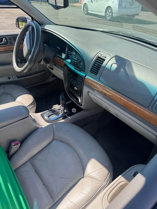 2002 Lincoln Continental 9th Gen - Image 4 of 9