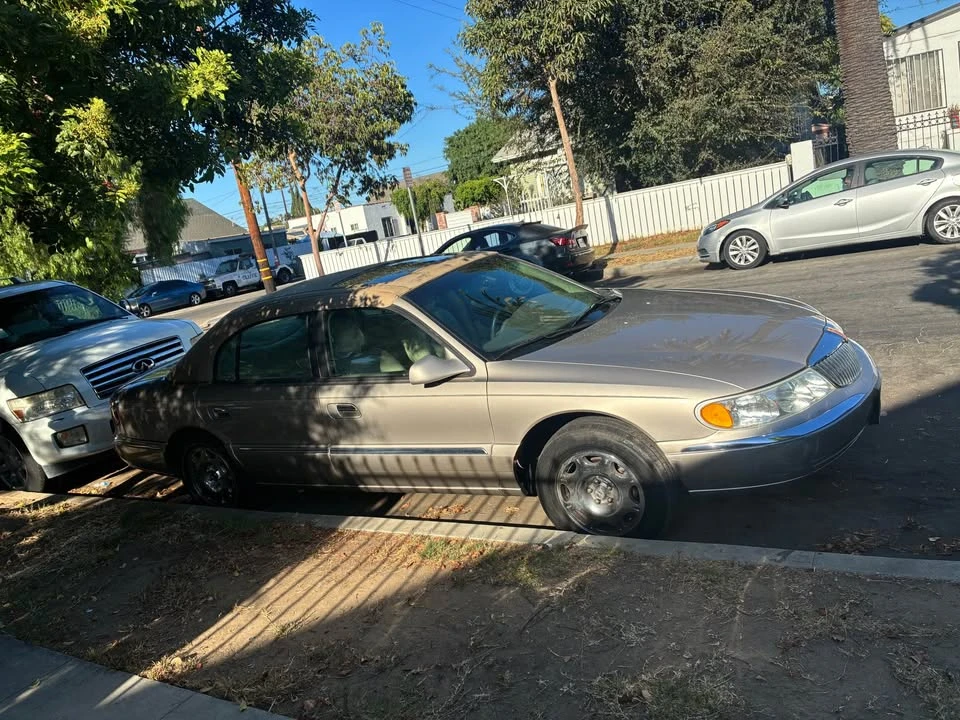 2002 Lincoln Continental 9th Gen - Image 10 of 11