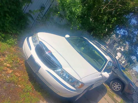 2002 Lincoln Continental Sedan 4D