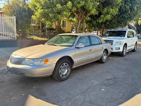 2002 Lincoln Continental Sedan 4D