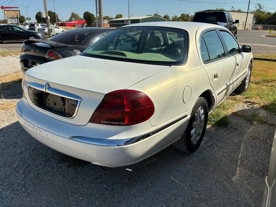 2002 Lincoln Continental 9th Gen - Image 4 of 6