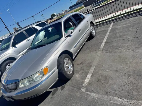 2002 Lincoln Continental Sedan 4D