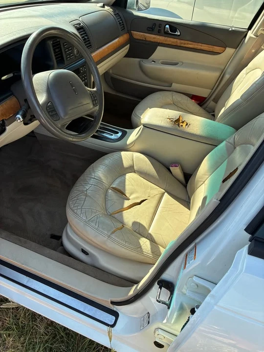 2002 Lincoln Continental 9th Gen - Image 5 of 6