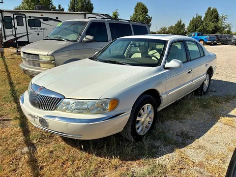 2002 Lincoln Continental Sedan 4D