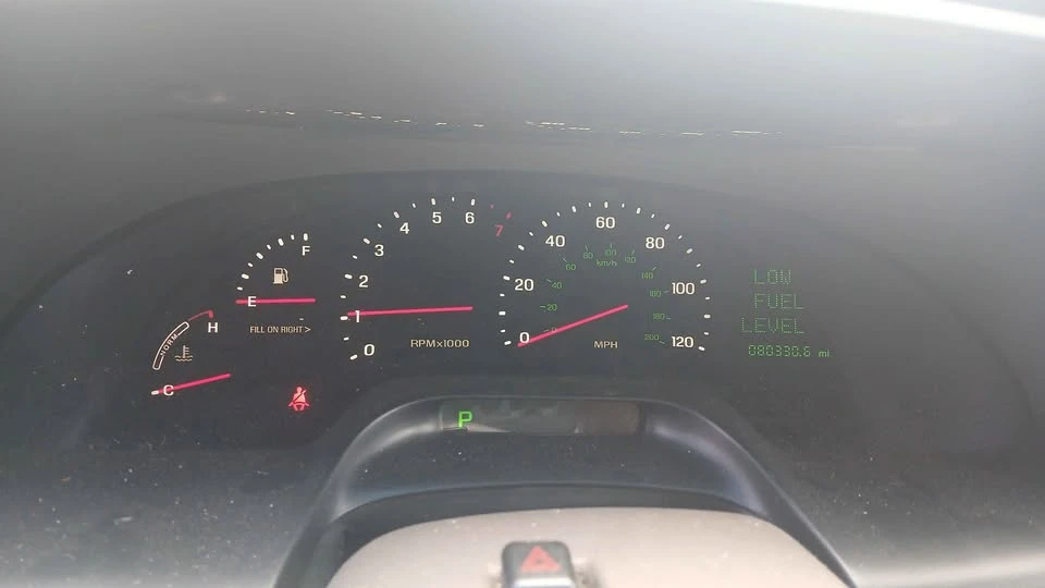 2002 Lincoln Continental 9th Gen - Image 5 of 5