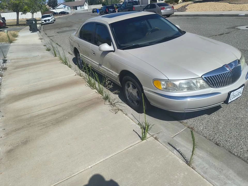 2002 Lincoln Continental 9th Gen - Image 5 of 7