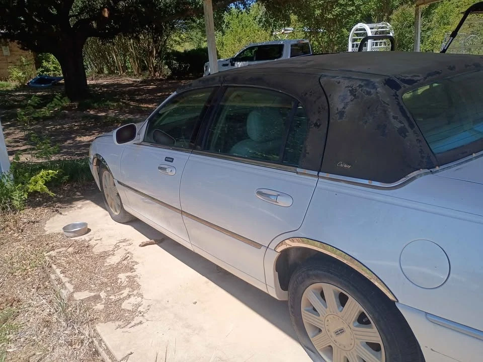 2002 Lincoln Continental 9th Gen - Image 5 of 11