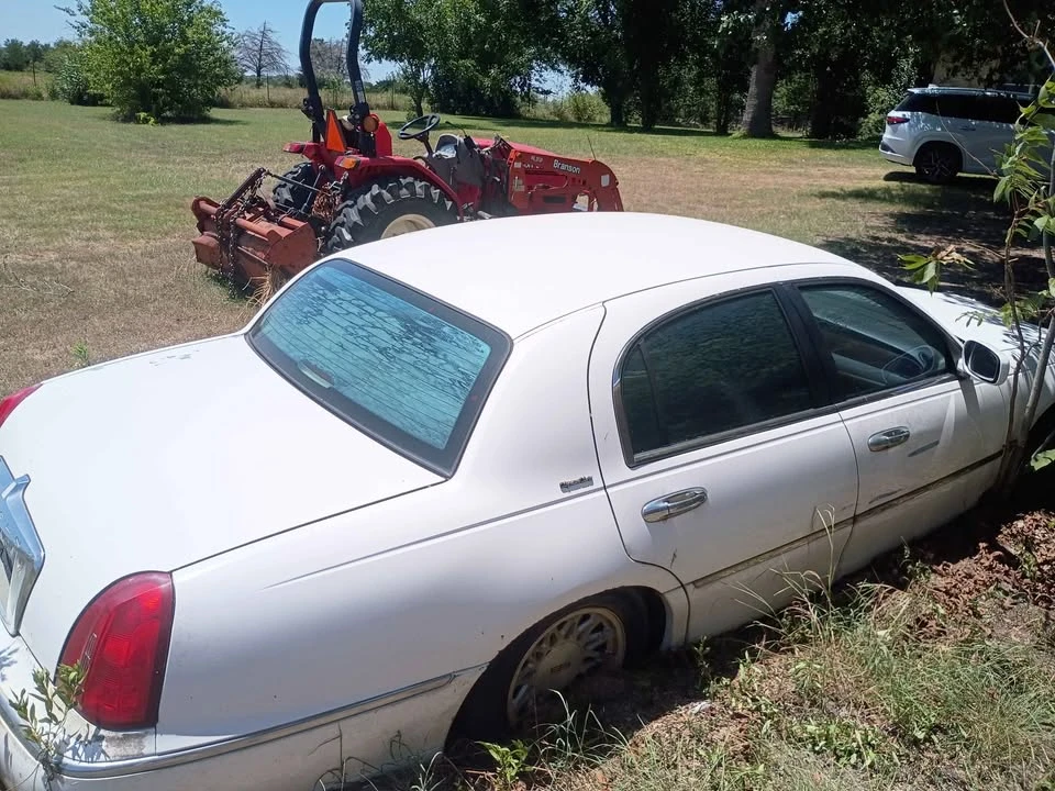 2002 Lincoln Continental 9th Gen - Image 6 of 11