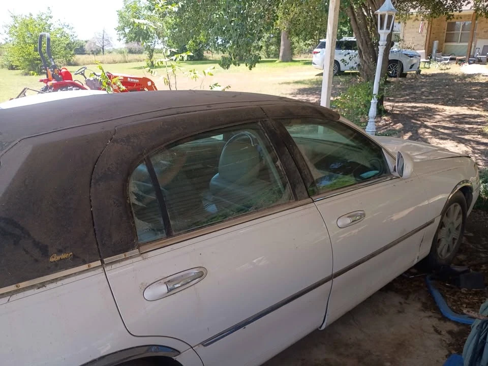 2002 Lincoln Continental 9th Gen - Image 3 of 11