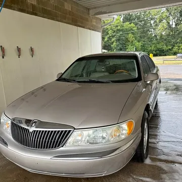 2002 Lincoln Continental Signature Sedan 4D