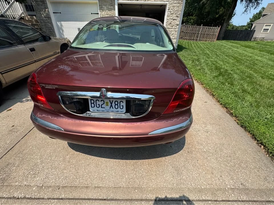 2002 Lincoln Continental 9th Gen - Image 3 of 13