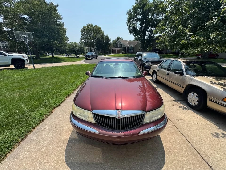 2002 Lincoln Continental 9th Gen - Image 5 of 13