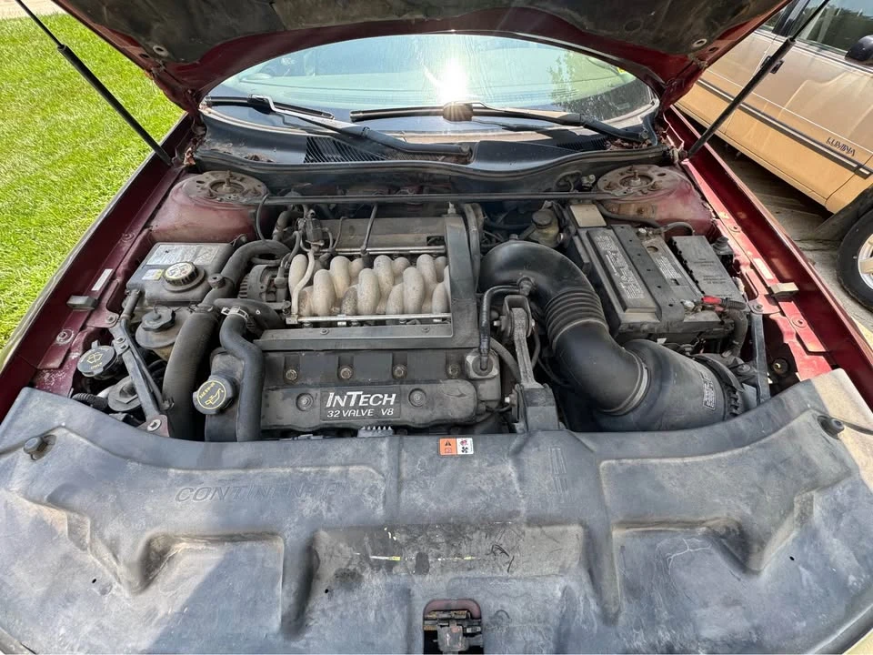 2002 Lincoln Continental 9th Gen - Image 2 of 13