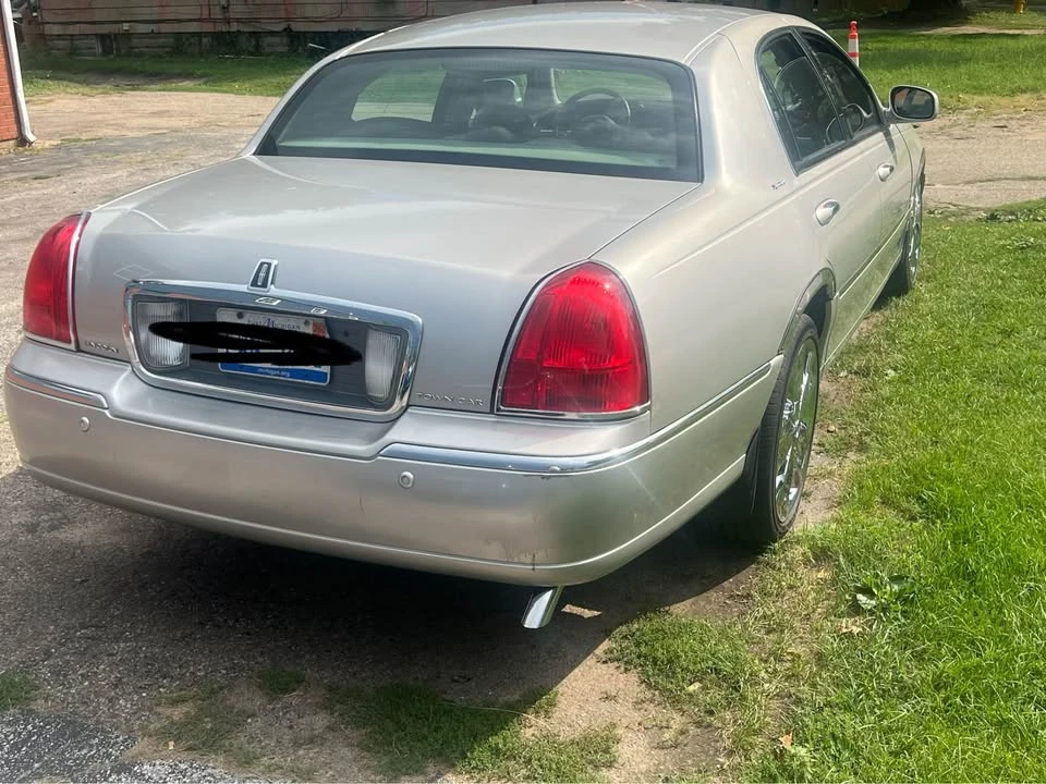 2002 Lincoln Continental 9th Gen - Image 4 of 4