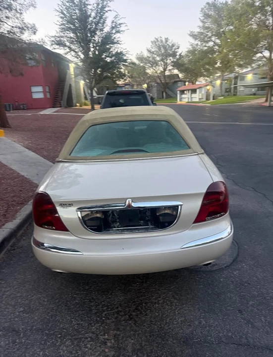 2002 Lincoln Continental 9th Gen - Image 2 of 2