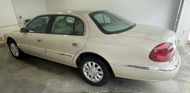 2002 Lincoln Continental 9th Gen - Image 4 of 7