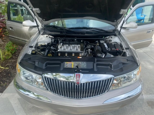 2002 Lincoln Continental 9th Gen - Image 18 of 21