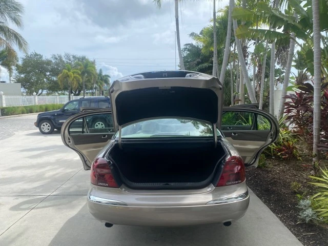 2002 Lincoln Continental 9th Gen - Image 16 of 21