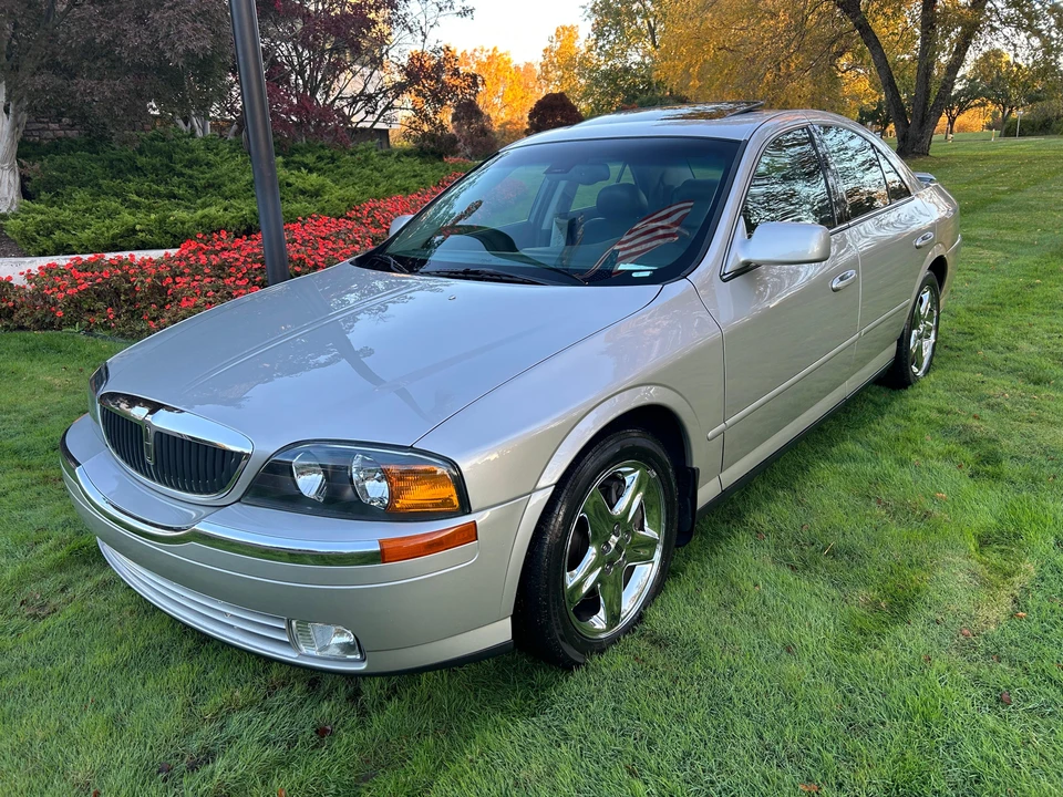 2002 Lincoln LS - Image 9 of 31