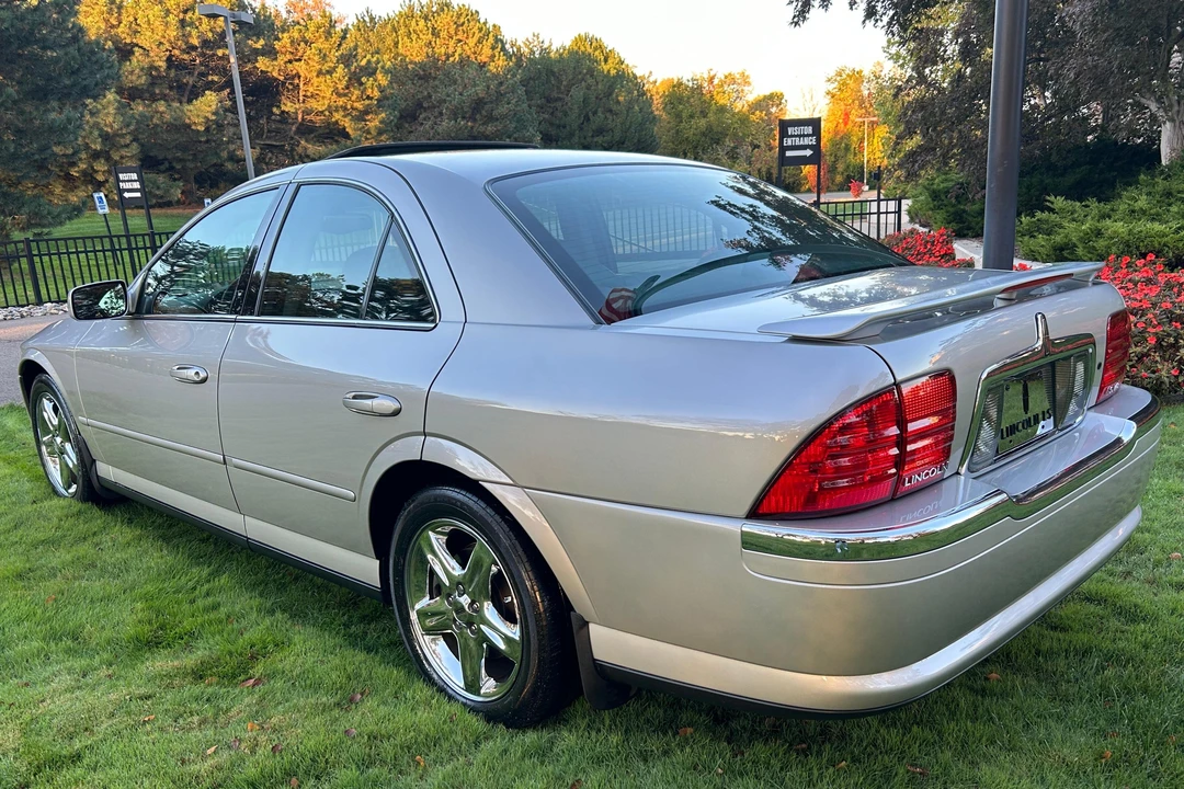 2002 Lincoln LS - Image 12 of 31