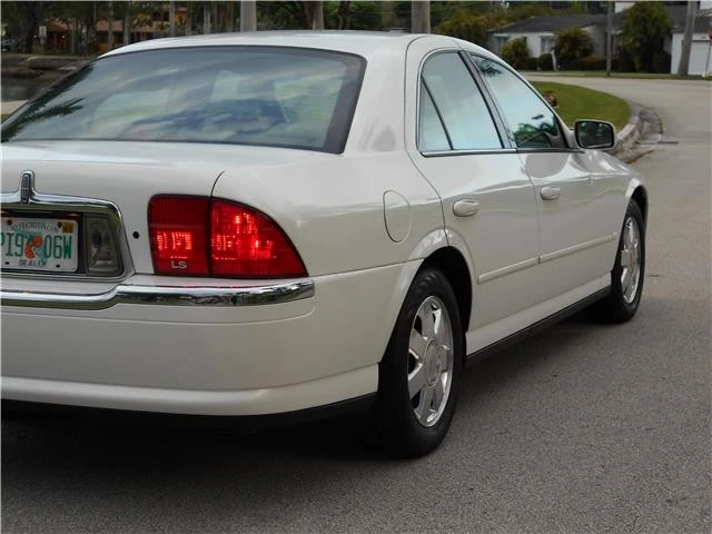 2002 Lincoln LS - Image 11 of 12