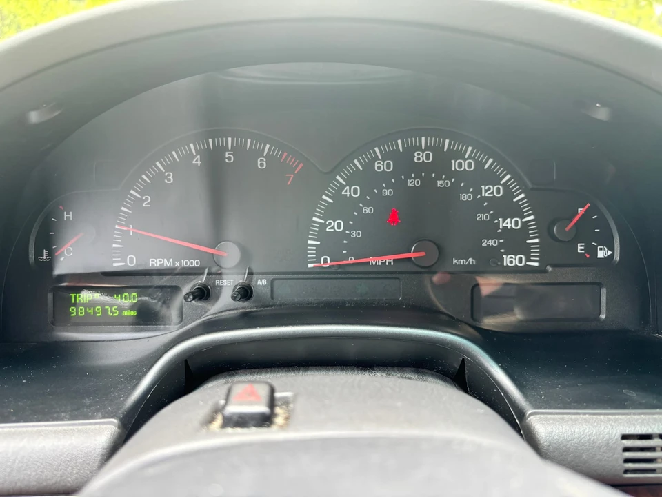 2002 Lincoln LS - Image 25 of 31
