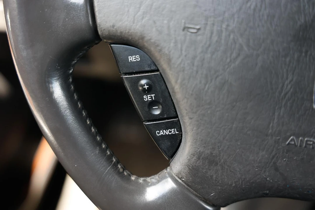 2002 Lincoln LS - Image 25 of 31
