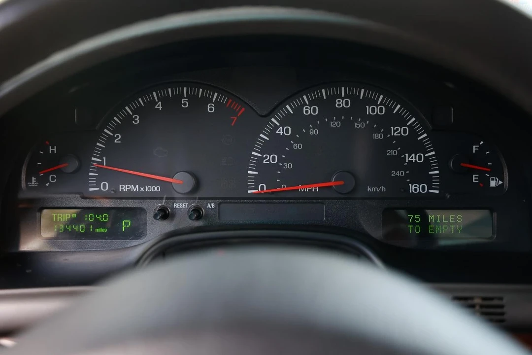 2002 Lincoln LS - Image 28 of 31