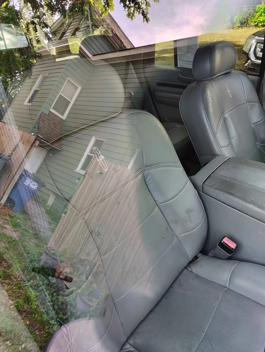 2002 Lincoln Navigator 1st Gen - Image 2 of 7