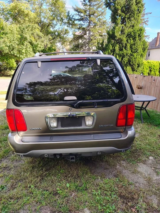 2002 Lincoln Navigator 1st Gen - Image 4 of 7