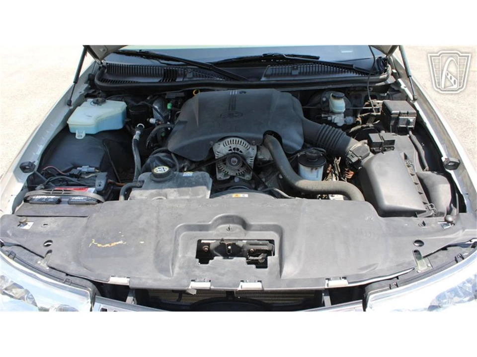 2002 Lincoln Town Car - Image 8 of 31
