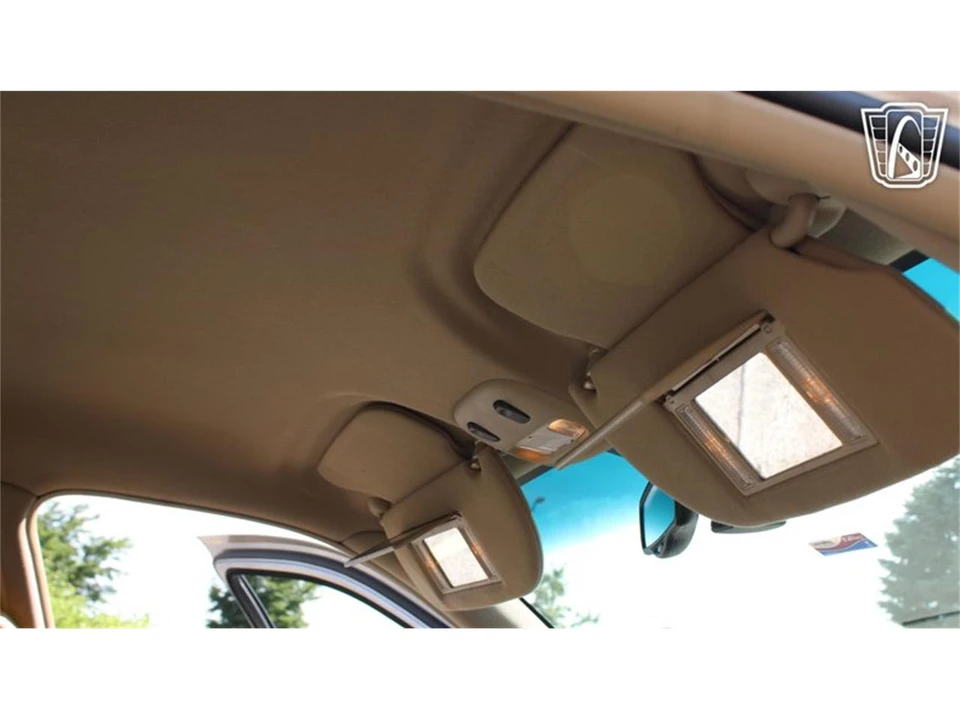 2002 Lincoln Town Car - Image 14 of 31