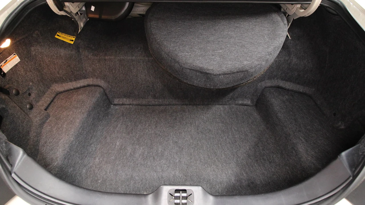 2002 Lincoln Town Car - Image 26 of 31