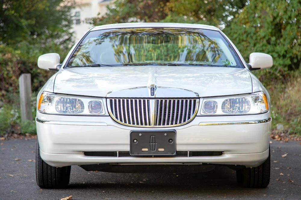 2002 Lincoln Town Car - Image 11 of 19