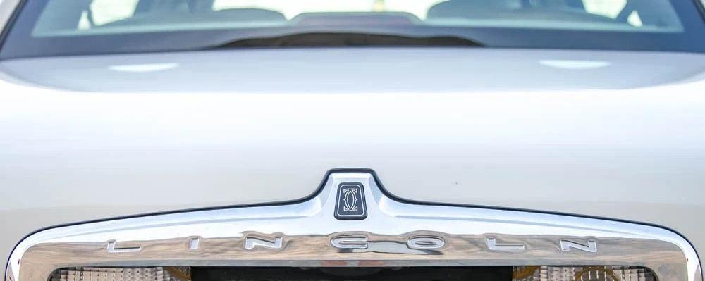 2002 Lincoln Town Car - Image 13 of 19