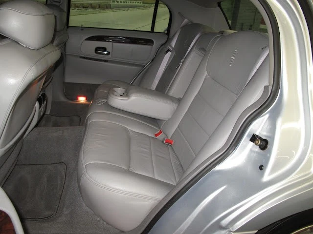 2002 Lincoln Town Car - Image 21 of 21