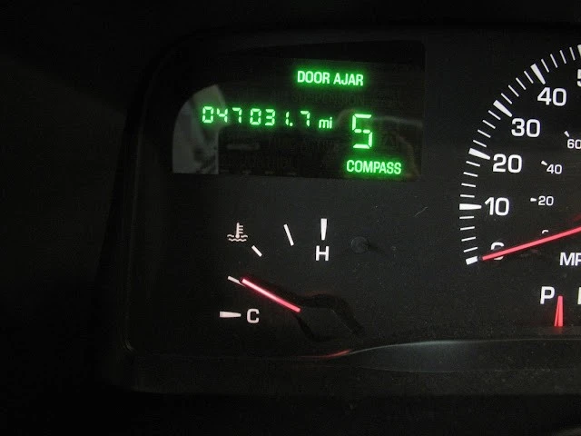 2002 Lincoln Town Car - Image 3 of 21