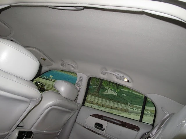 2002 Lincoln Town Car - Image 15 of 21