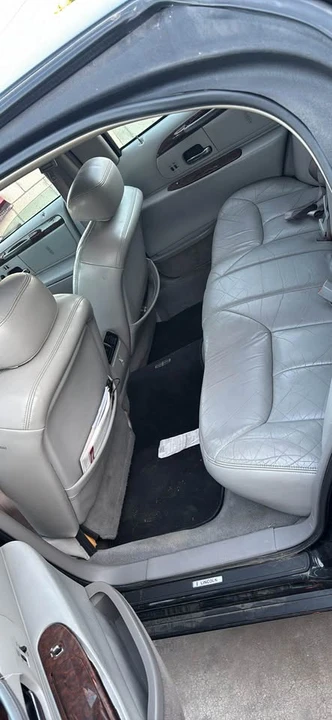2002 Lincoln Town Car - Image 6 of 11