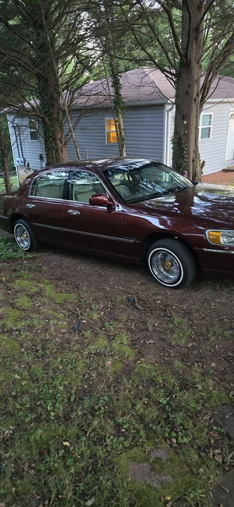 2002 Lincoln Town Car - Image 8 of 8