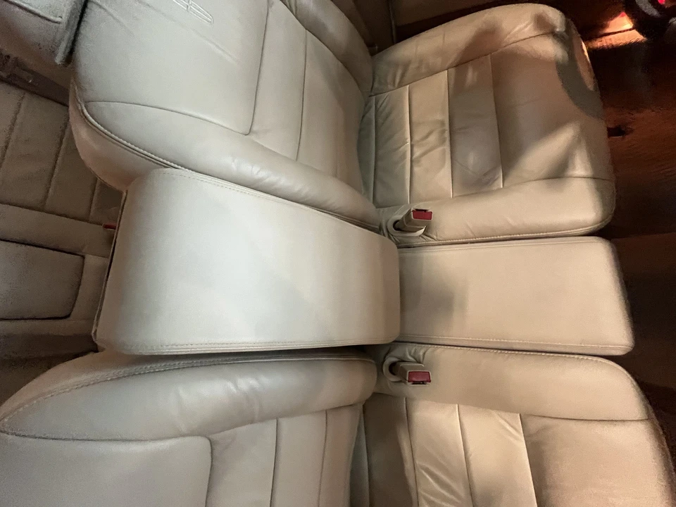 2002 Lincoln Town Car - Image 20 of 31