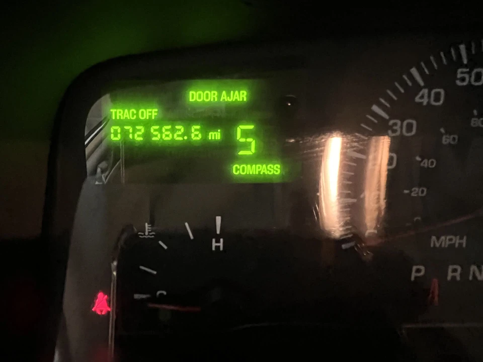 2002 Lincoln Town Car - Image 21 of 31