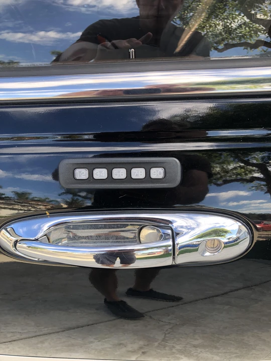 2002 Lincoln Town Car - Image 21 of 31