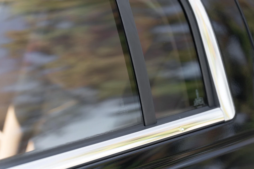 2002 Lincoln Town Car - Image 23 of 31