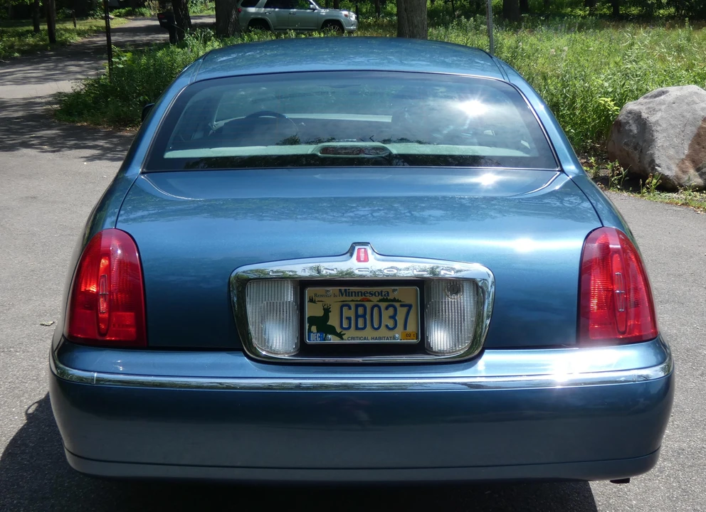 2002 Lincoln Town Car - Image 30 of 31