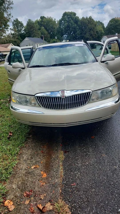 2002 Lincoln Continental 9th Gen - Image 4 of 5